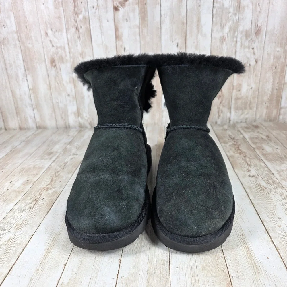 UGG Mini Bailey Bow II Black Suede‎ Sheepskin Boots Women's Size 8